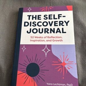 Self-Discovery Journal : 52 Weeks of Reflection, Inspiration, and Growth by Yana